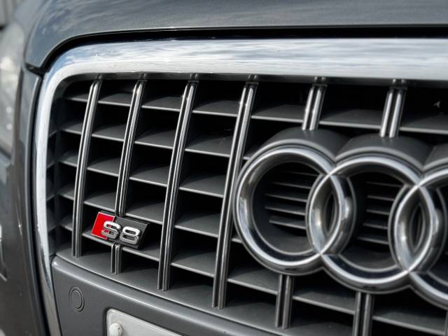 2006 Audi A8 5.2 S8 FSI Quattro 4dr Tip Auto