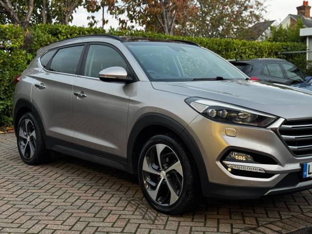 Hyundai TUCSON 2.0 CRDi Blue Drive Premium SE Euro 6 (s/s) 5dr SUV Diesel Beige