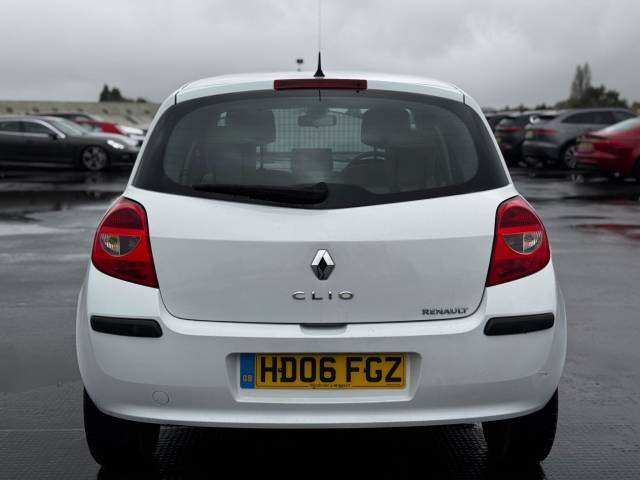2006 Renault Clio 1.6 VVT Expression 5dr