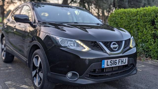 Nissan Qashqai 1.2 DIG-T n-tec XTRON 2WD Euro 6 (s/s) 5dr SUV Petrol Black