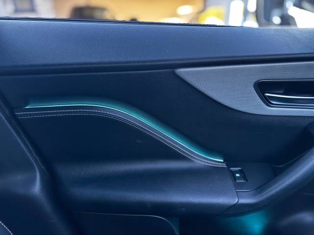 2017 Jaguar F-Pace 2.0 D180 R-Sport Auto AWD Euro 6 (s/s) 5dr